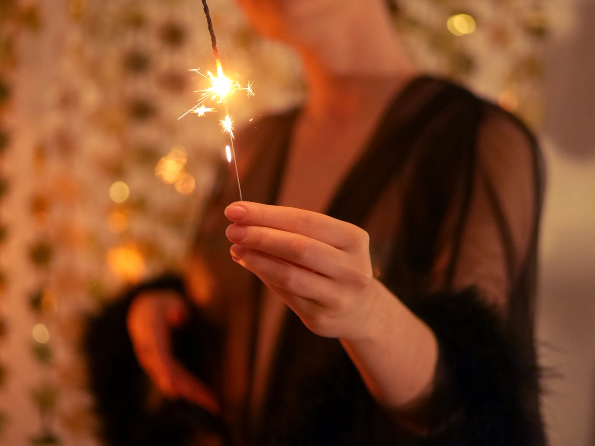 MoonghostOF's tweet photo. ✨✨✨✨✨

christmas/new years dm set coming out on saterday! https://t.co/z72Iuxfgzd