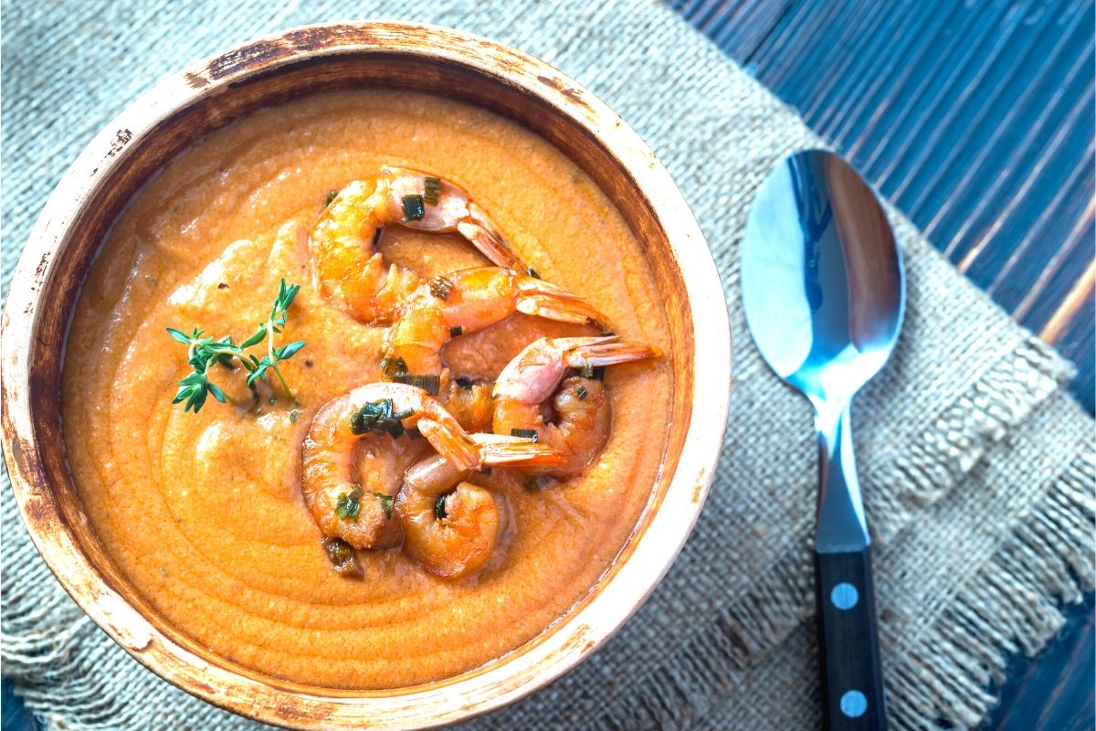 worldfoodwine's tweet photo. This prawn bisque recipe from Australia could be a tasty starter for a Christmas meal.  https://t.co/ONCcsKAGpp
#prawnbisque #australianfood #recipe #worldfoodwine https://t.co/XslRthBTJt