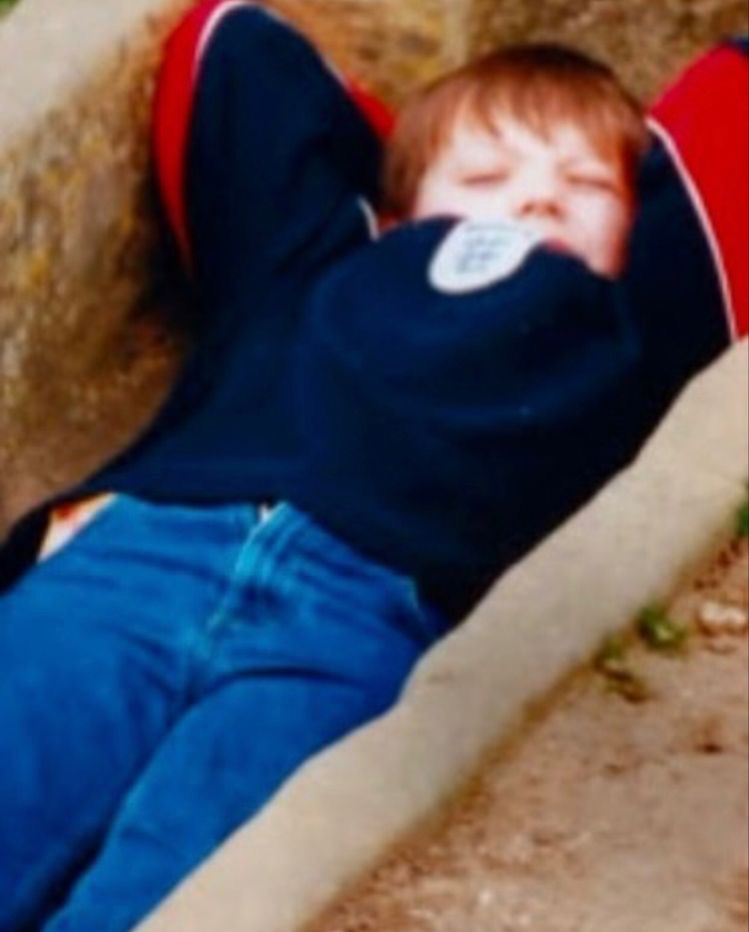 lths94s_'s tweet photo. #HappyBirthdayLouisTomlinson  Go little Rockstar https://t.co/OqRDVnZbqX