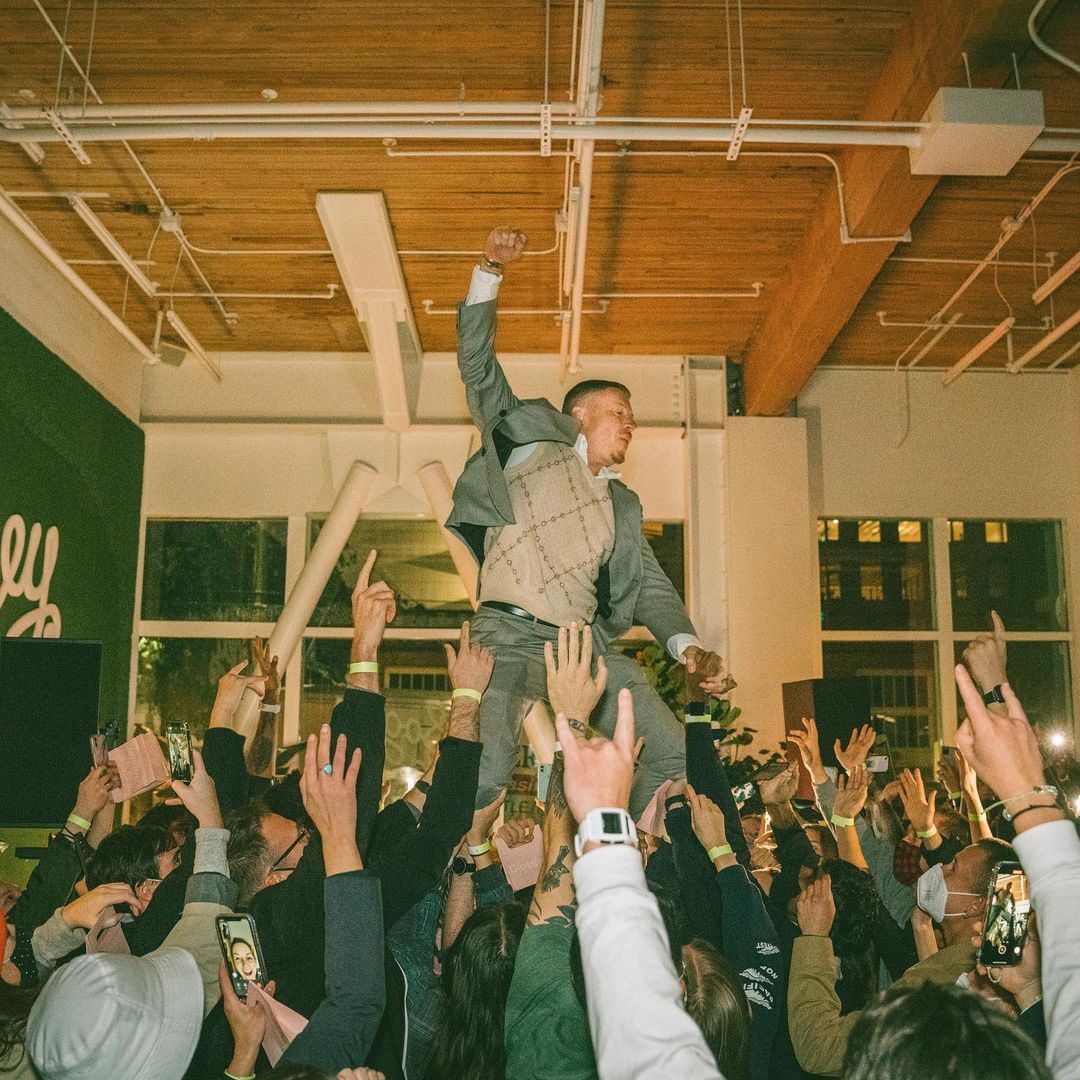 Topsify (@topsify) on Twitter photo Spend your NYE party listening to <a href="/macklemore/">Macklemore</a>'s Party Bangers playlist! Next Year's gonna be better than this π₯³ spoti.fi/3pm5lEU Spend your NYE party listening to <a href="/macklemore/">Macklemore</a>'s Party Bangers playlist! Next Year's gonna be better than this π₯³ spoti.fi/3pm5lEU