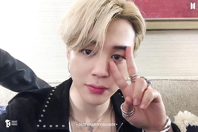 Dreayung30's tweet photo. @bts_bighit [📸] FOTOS | NAVER #BTS Holiday

Hilo con TODAS las fotos 

- [ 1 ] https://t.co/EJkNlBUxgv