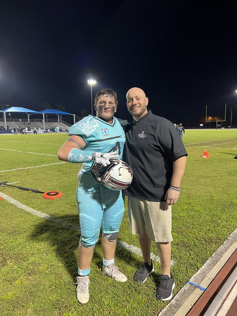 CoachShort53's tweet photo. Congrats to @ASkarecki finishing his high school career in the SWFl vs SFL Sandviper All-Star game. Amazing young man and a great football player. 🦅 🦅 🦅 Pride!!! @MSDHighSchool @MSDEagles https://t.co/bj0kWWQwJ8