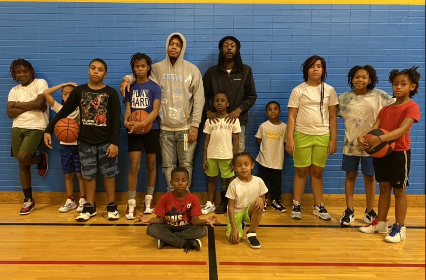 TheCEO_UTS's tweet photo. #LifeIsGood🏀 (Age 5-12) Youth Group Training with @UTS_INC_Sports ⬛️🟨
(Thursday & Sunday) #TheUTSway🔑
(Missing 4) Our Youth Group is GROWING by the minute. We will continue to #ChangeTheCulture & UPLIFT the NEXT GENERATION ‼️
#MarcusLancasterTraining #UTSTraining #TapIn⭐️ https://t.co/qZTRWt9tEm