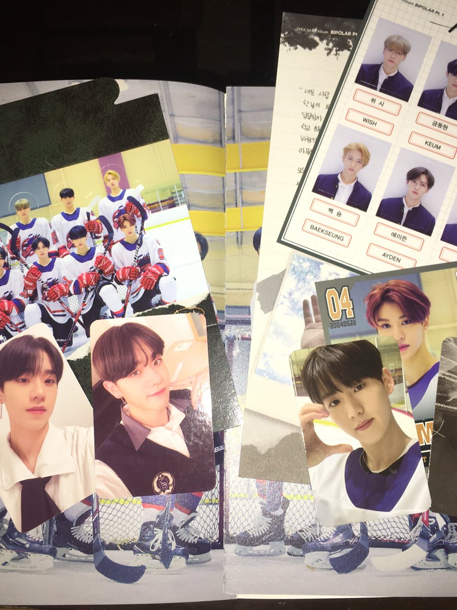 keumieee05's tweet photo. I bought this album last October, and YES I’m happy with my pulls!!😭😭

200 DAYS WITH EPEX
#이펙스와_걷고_걸어_200일
#200DaysWithEPEX
 @the_EPEX @by_EPEX https://t.co/TJkxBhxo5J