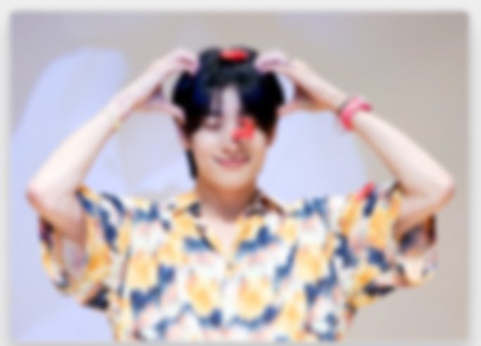 OAO_VICTON's tweet photo. 💛21.12.24💙
💜HAPPY SEUNGWOO DAY🍇

모든 사람이 행복한 날🎄태어나👶🍼
나의 가수가 되어 준🎤
승우 생일 기념 이벤트🎉

🔜RT) 2명 추첨
✔미니액자 + 우야 포카🎄
✔당첨) 앨리스 한정
➰추첨) 12/27(월)

#빅톤 #VICTON #한승우 #승우
#SEUNGWOO 
#승우와_우리의_모사행날
#EVEBOY_WOOYA_DAY https://t.co/dgoYlUnXzs