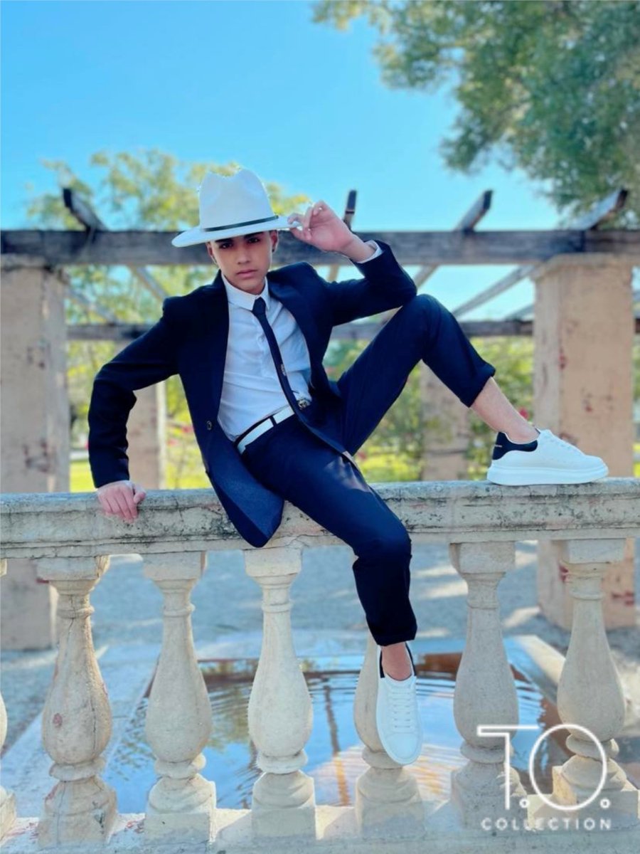 KaylerRaez's tweet photo. Thanks T.O. Collection https://t.co/n3HTdhNn2m for sending me this amazing Christmas present🎁
I’m truly grateful to model such an elegant and super comfy suit🤟🏼
T.O. Collection: Better Boys Fashion Suits + Accessories
Shop: https://t.co/CLlLRPWncp
#kaylerraez #TOcollection #suit https://t.co/NUJFWf08Er