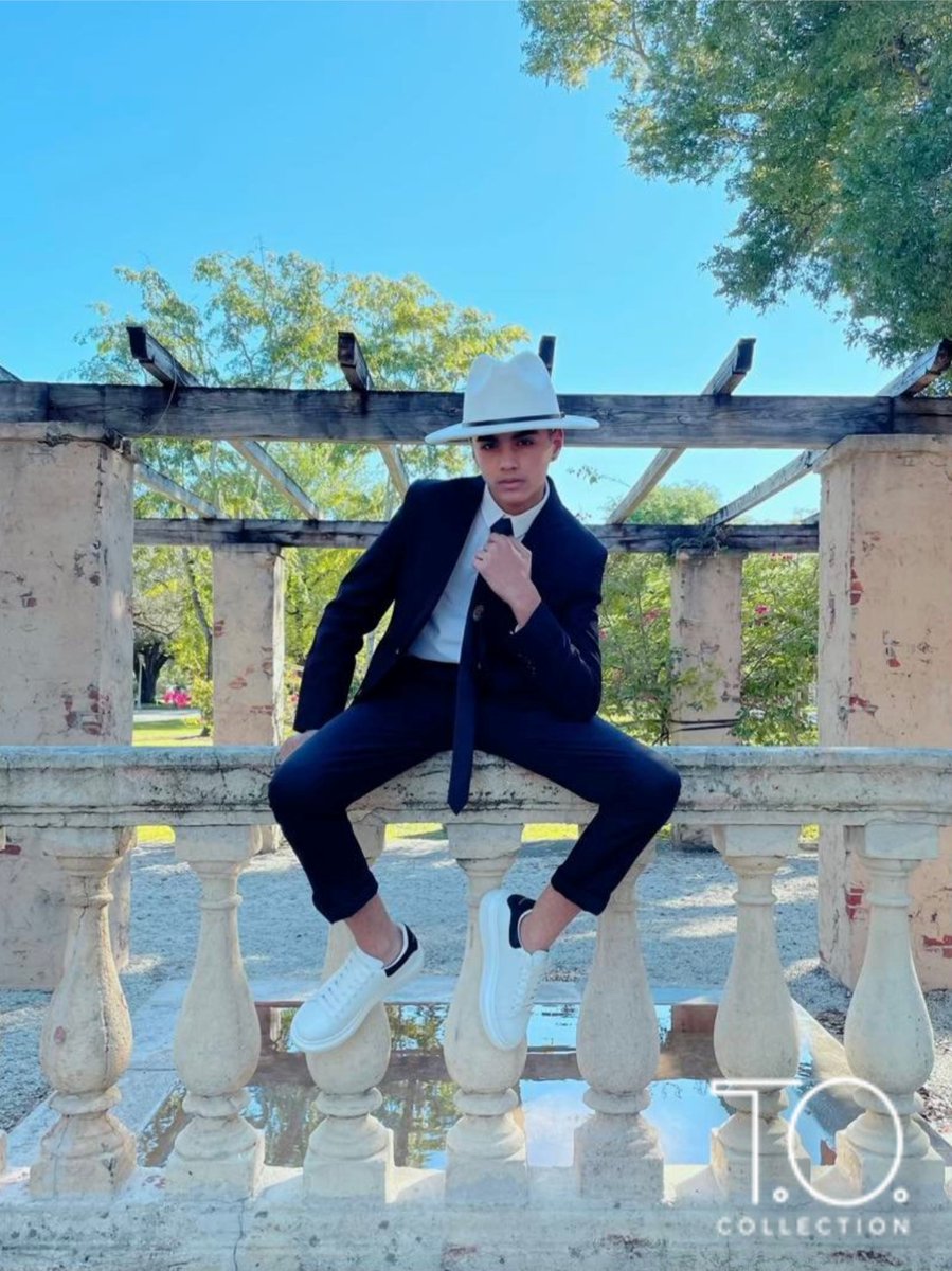 KaylerRaez's tweet photo. Thanks T.O. Collection https://t.co/n3HTdhNn2m for sending me this amazing Christmas present🎁
I’m truly grateful to model such an elegant and super comfy suit🤟🏼
T.O. Collection: Better Boys Fashion Suits + Accessories
Shop: https://t.co/CLlLRPWncp
#kaylerraez #TOcollection #suit https://t.co/NUJFWf08Er