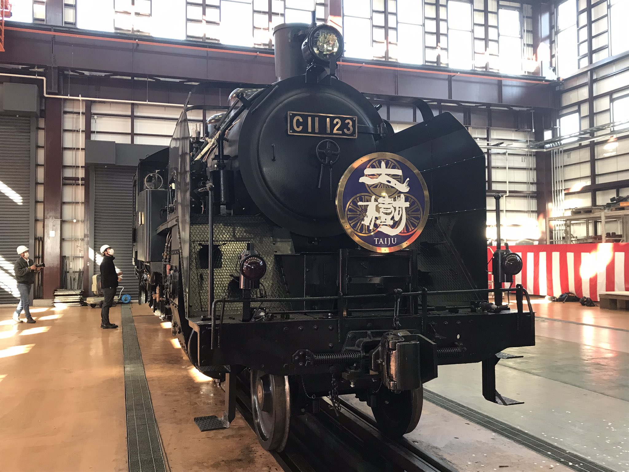 アメージングタイランド・グランドセール 蒸気機関車 SL C11 ((杉街道を小走りに 只見線㉑ 釣り合わ 車両