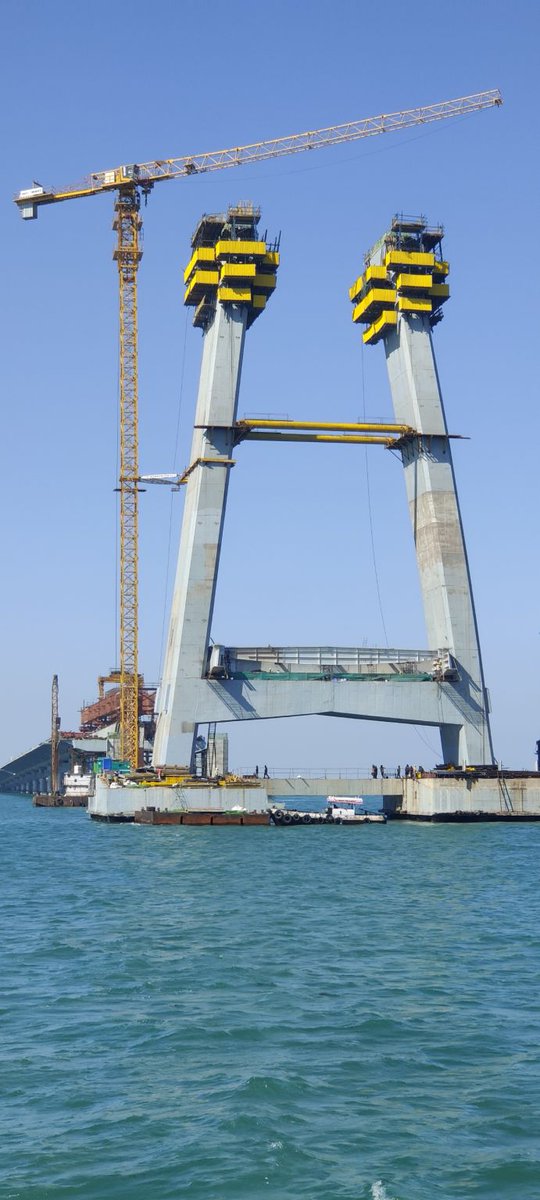 Sahilinfra2's tweet photo. #NH51
4 Lane Signature bridge with 900m long central cable stayed module connecting Okha and Beyt Dwarka (GJ)
Total length of bridge-2.4 kms
©️Lalit Tomar https://t.co/SYhvphYzbp