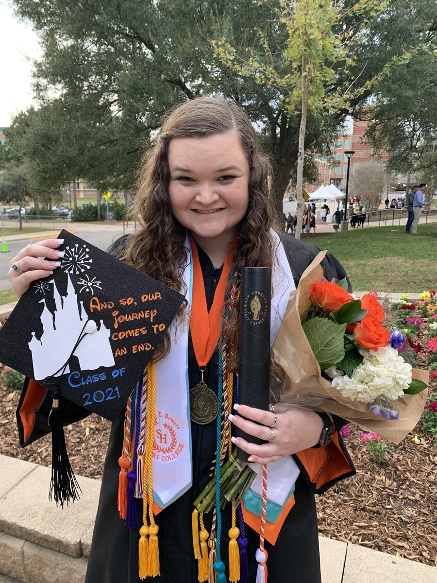 skynic19's tweet photo. Did I mention I graduated with my Bachelors at 20, and will be working at Disney World until I am able to use it?🤣 https://t.co/NcjxvhuwPc