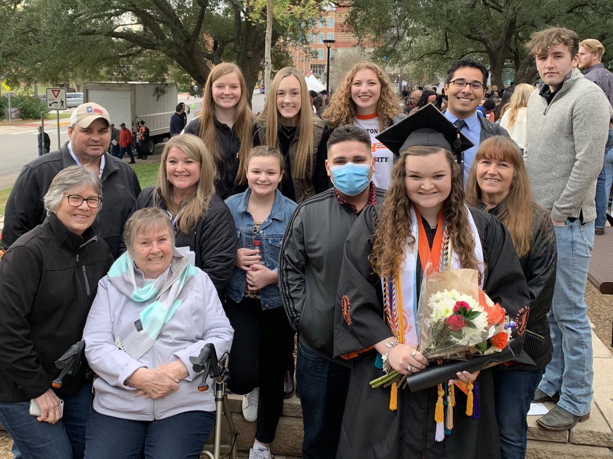 skynic19's tweet photo. Did I mention I graduated with my Bachelors at 20, and will be working at Disney World until I am able to use it?🤣 https://t.co/NcjxvhuwPc