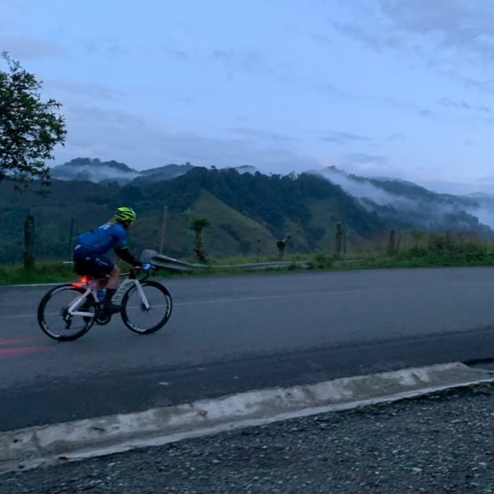 AvVleuten's tweet photo. Saw the sunrise in the Valle de Cocora. Was an early last ride (5AM a little early for an evening person like me🤣) to get into timezone of 🇳🇱 again and to catch my plane. I had a huge good block of training in Colombia, met amazing people and I feel recharged. Good combi. 🎉🥳 https://t.co/aHJyqnt8tU