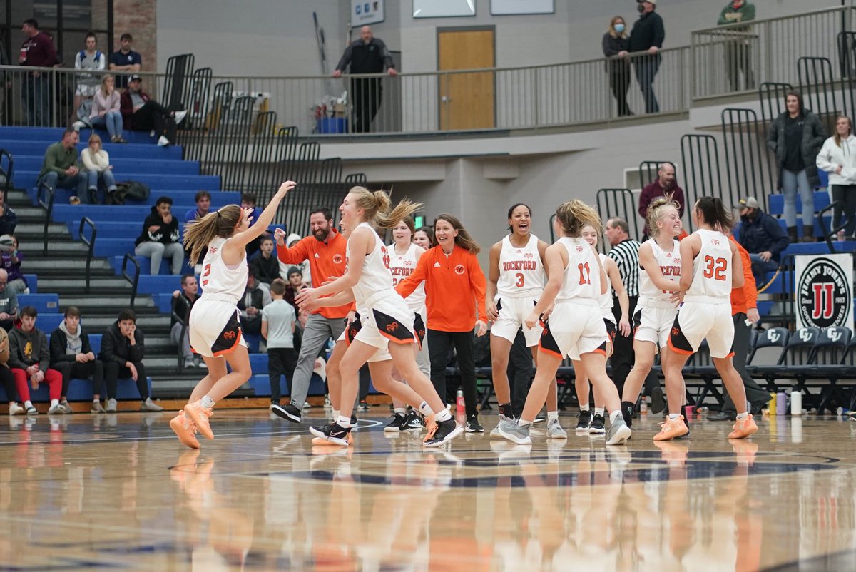 JMcNinchPhoto's tweet photo. Final @gr_wcwbb  46 @rockford_rams 50.  @mlive @MHSAA @jhutt5 @RockfordRamsFB https://t.co/EqEnaDRoKx