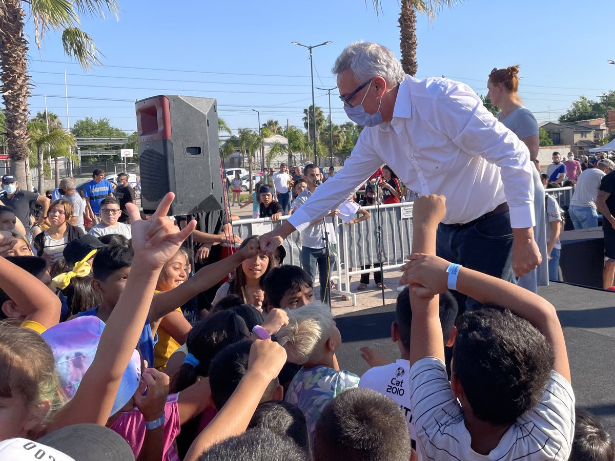 ZamoraJulio's tweet photo. ¡Más espacios públicos renovados en @MunicipioTigre! Reinauguramos la Plaza 20 de Junio en Don Torcuato Este con nuevos juegos para niños y niñas, mesas de ping pong, canchas de fútbol tenis y mini básquet, sectores deportivos y mucho más. ¡A disfrutarlo y cuidarlo! https://t.co/zzoPTwX8GG
