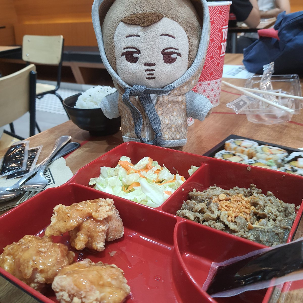 NamiTeruzaki's tweet photo. Simple celebration with Gominic 🐻Always With KAI
#10YearsWithKAI #평생종인이편 https://t.co/TU5oacCHQv