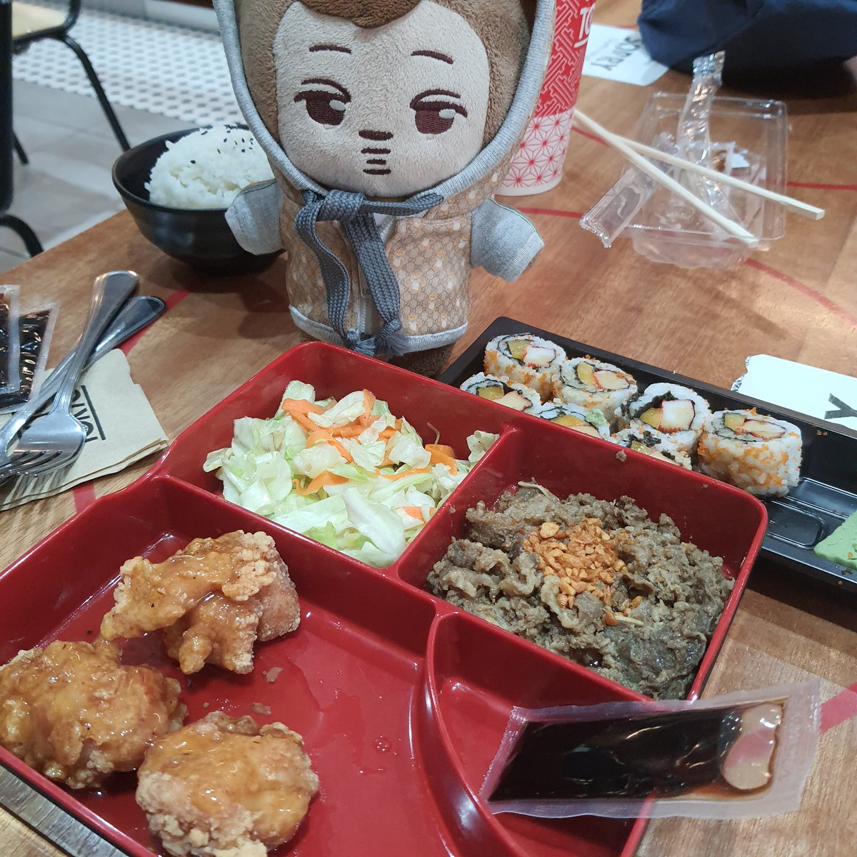 NamiTeruzaki's tweet photo. Simple celebration with Gominic 🐻Always With KAI
#10YearsWithKAI #평생종인이편 https://t.co/TU5oacCHQv