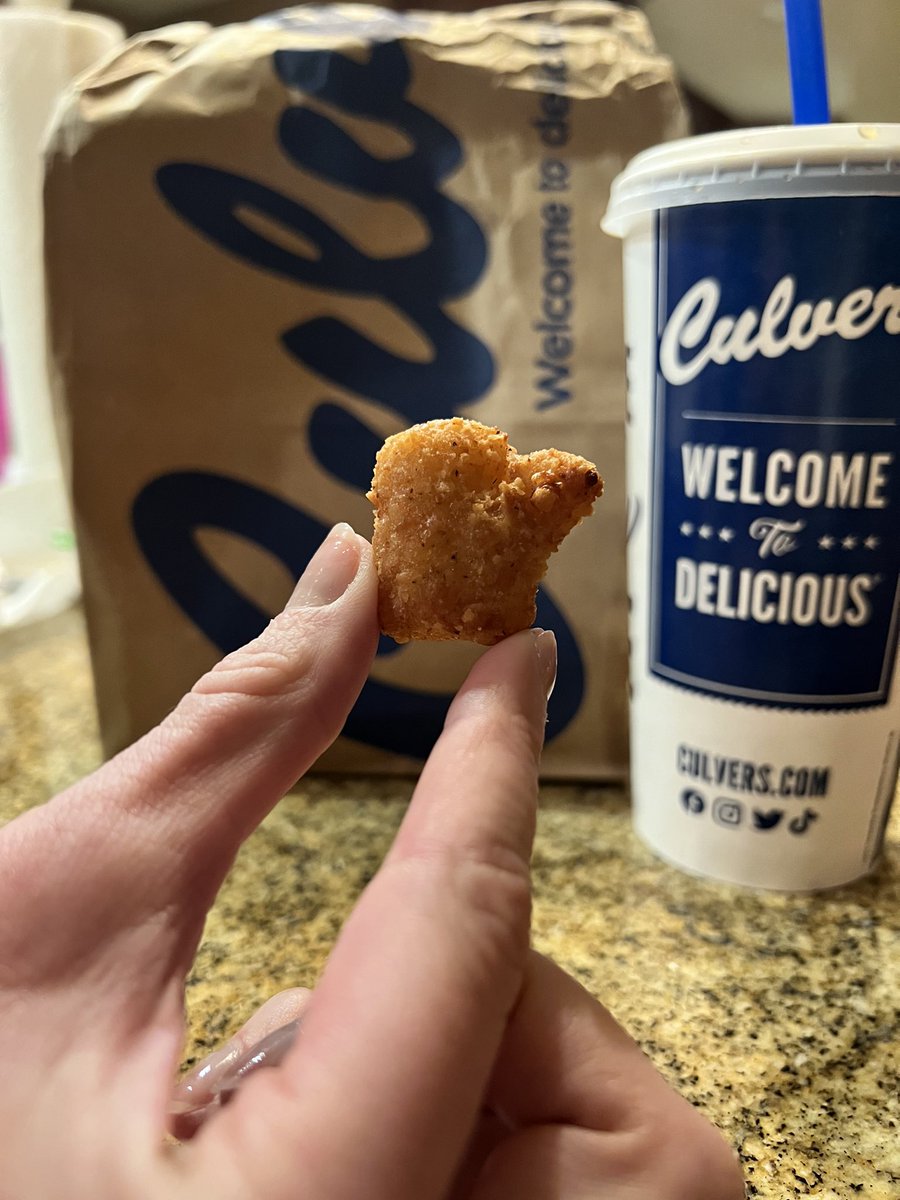 embeck423's tweet photo. Cheese curd so authentic is even looks like wisconsin @culvers 
As if I needed more reasons to love 😍 https://t.co/qGf0Ama5BV