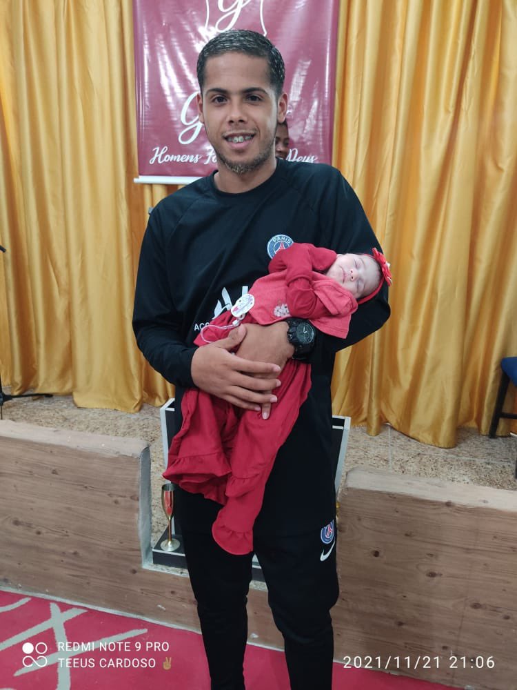 mlq_sheik's tweet photo. Nem a vida nem ninguém conseguem nos prepara para a terrível dor de perder alguém que amamos para a morte😭😭😭😭💔💔💔💔 papai vai te amar pra sempre minha princesa😭😭😭 https://t.co/u7YNrt7hZe