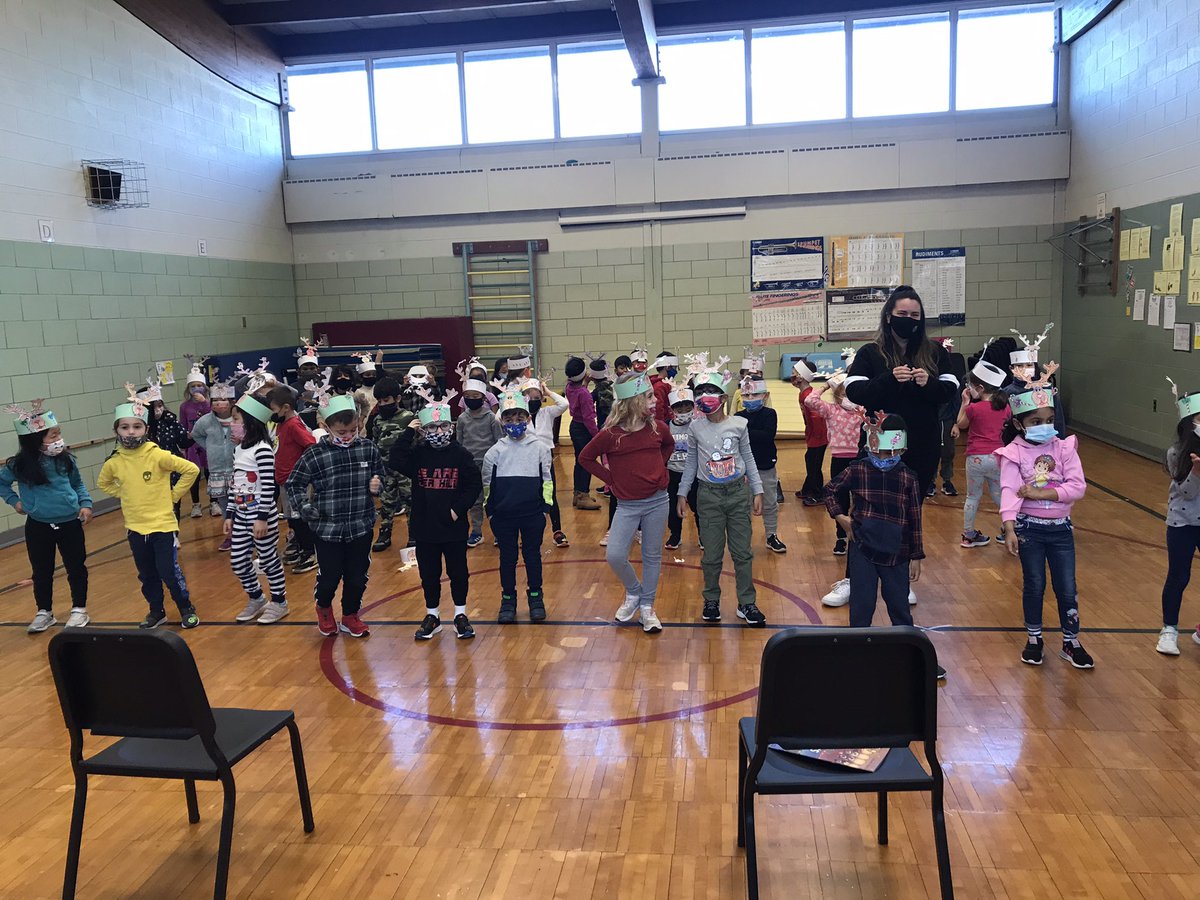 Another exciting K Ramily Gathering here <a href="/RikerHillRams/">Riker Hill Elementary School</a>!! 🐏 Stories and songs made for an incredibly fun morning! 🎵 ⛄️ #WeAreRamily <a href="/jdbksmc/">J McLaughlin</a> <a href="/ChorbaMaryann/">Maryann Chorba</a>