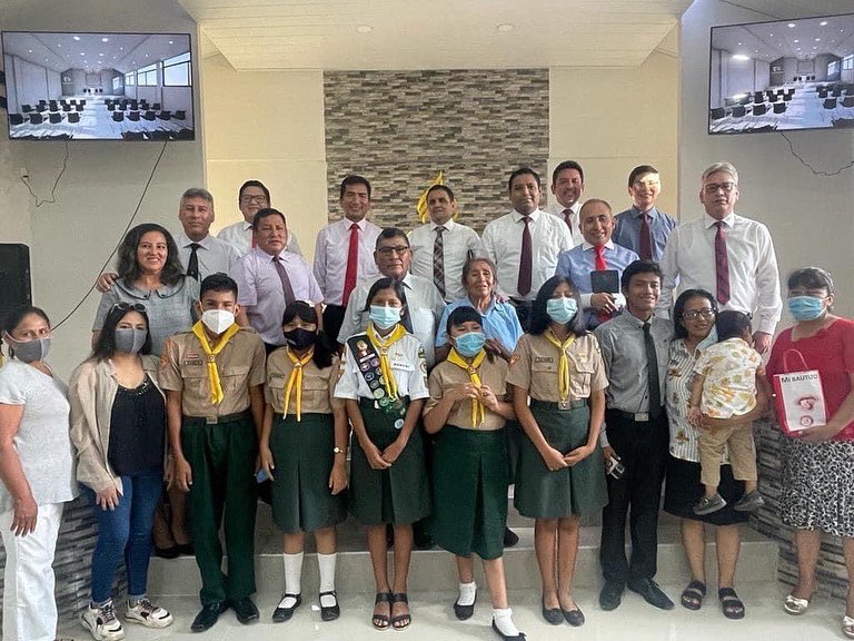 Seguimos con el plan “El Templo que Soñé”. En compañía de nuestros administradores de nuestra Misión Sur Oriental del Perú y administradores de la UPS se inauguró la iglesia de Puerto Maldonado.
<a href="/EnzoChavez/">Enzo Chávez</a> <a href="/prraulyaranga/">Raúl Yaranga</a> <a href="/Niltonacuna/">Nilton Acuña H.</a> <a href="/FariChoque/">Farí Choque Ortega</a>