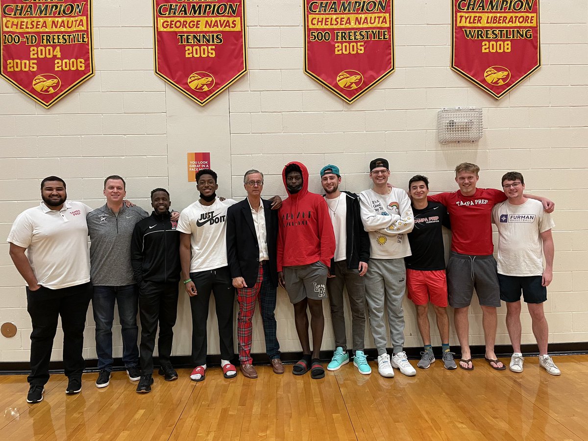 TPrep_BoysHoops's tweet photo. Great having so many former players stop by to take a 👀 at the current team. A program built on #family #tphoops🏀 #holidayhoops https://t.co/mh8rn8wqWo