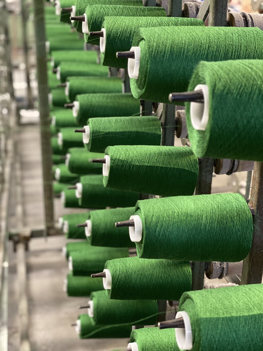 Emblem Weavers and <a href="/PaulCostelloeUK/">Paul Costelloe</a> 
🎄Festively green🎄

#linen #ireland #fashion