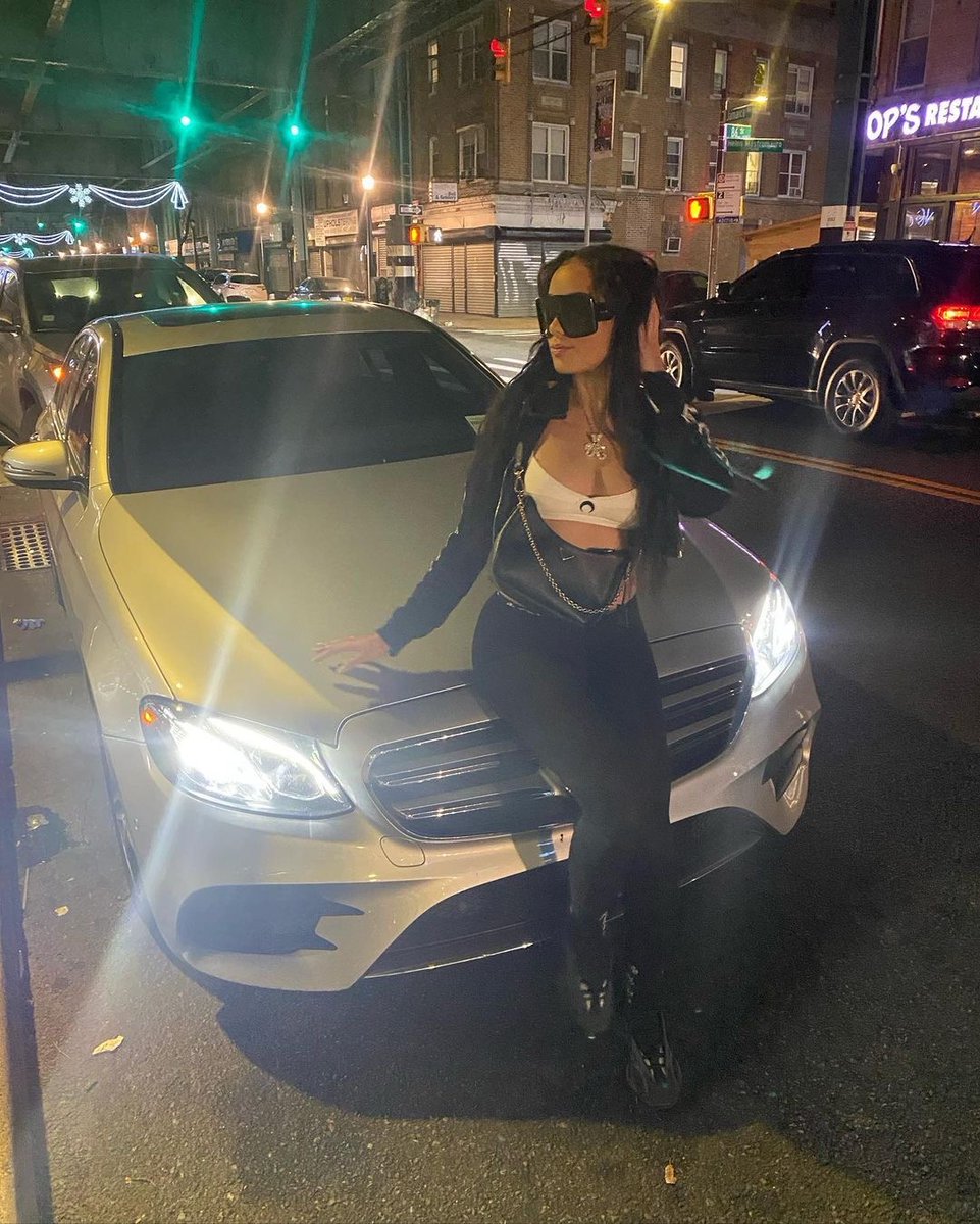 kattieGdon's tweet photo. The baddie came to shop in the town 😮‍💨💫🖤 https://t.co/zwaS1tc74z