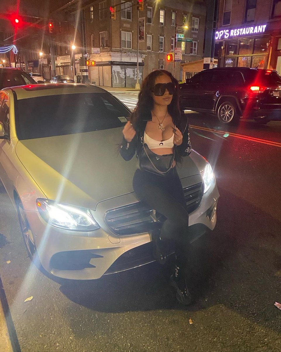 kattieGdon's tweet photo. The baddie came to shop in the town 😮‍💨💫🖤 https://t.co/zwaS1tc74z