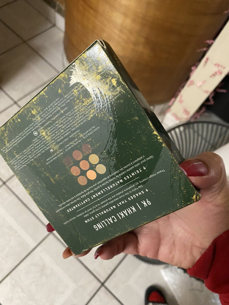 JessicaPadronNV's tweet photo. @ultabeauty Hoping all the info I sent can help resolve this sooner. I’m so disappointed the palettes were delivered so carelessly especially after delivery delays. https://t.co/TCQv5lC7RN