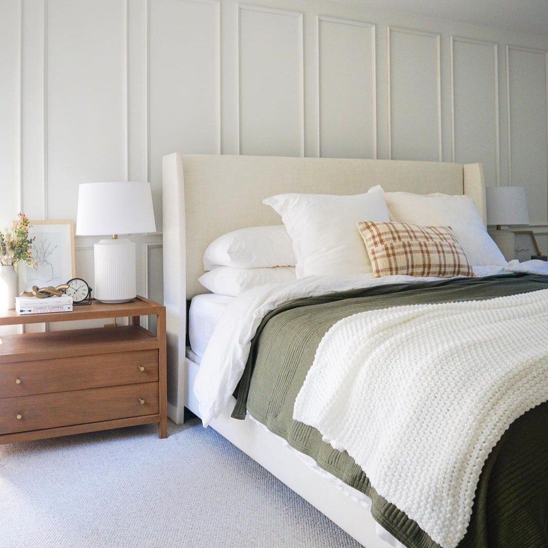 luxearchitectur's tweet photo. Wow! Steph over at @happy_baes on Instagram did a beautiful job transforming this bedroom into a comfy retreat using our Brooklyn Wall Moulding Kit!

#LuxeArchitectural 
#WallMoulding #Moulding
#ArchitecturalDetails https://t.co/S2IPMg9IoC