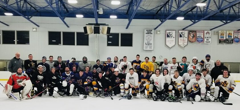 sharky7702's tweet photo. Big thanks to all the ⁦@DLSPilotHockey⁩ alumni that came out today for our ⁦@DLSPilotsAlumni⁩ game! #BuildYourLegacy #PilotPride https://t.co/vnmp9OJd8Y