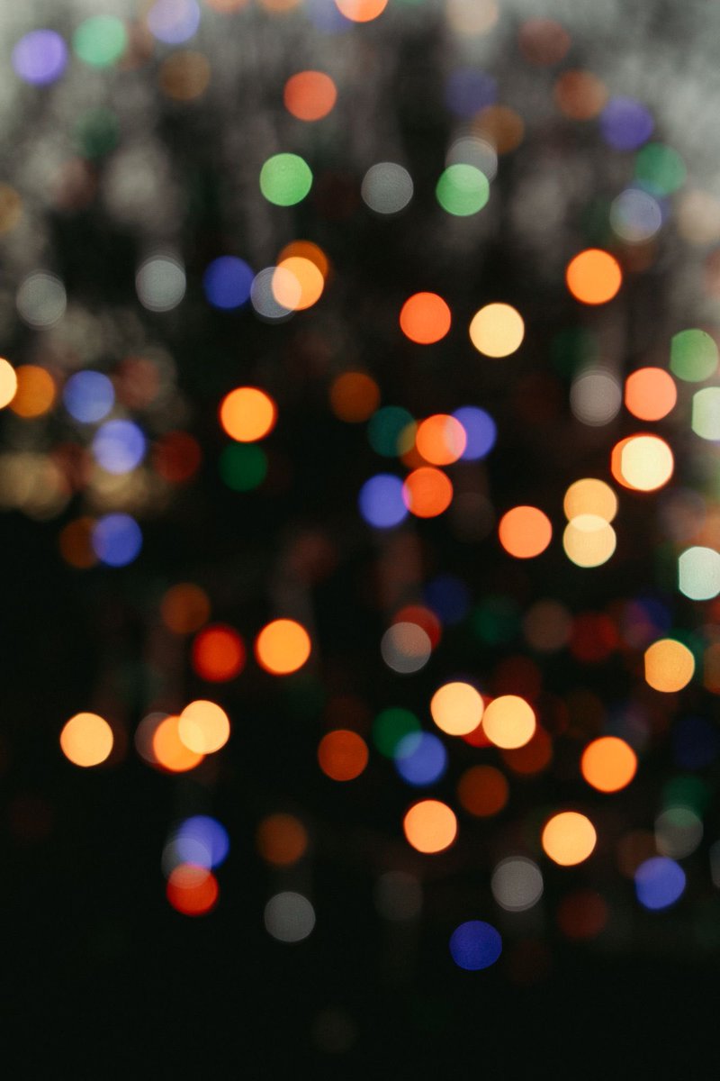 teaandfrozenpea's tweet photo. COPY PASTE RT❗️❗️

When Louis was a kid, his mum used to drive him around so they could see the Christmas lights on the streets and he used to think they were ALL for him. Let’s bring back those beautiful memories to him today Let’s change our pfp just for today. #lightsforlouis https://t.co/XF5MCOlHWu