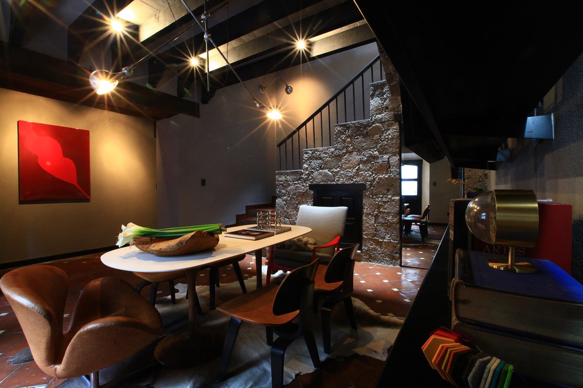 GeVeArqs's tweet photo. Combinación de modernidad con legado de la historia. Así son los espacios en el Hotel Dos Casas San Miguel de Allende.
https://t.co/698nvhNhtS https://t.co/BVoGbJePR1