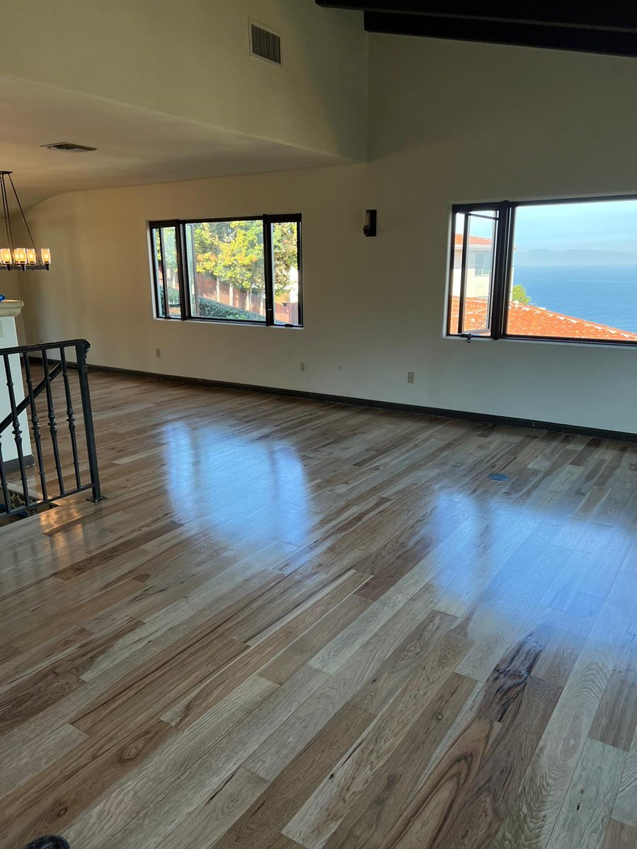 FlooringMy's tweet photo. Solid Hickory Hardwood Refinish in Palos Verdes,CA. 
What do you think? 😊
#hardwoodrefinish #refinish #wood #hardwoodfloors https://t.co/IEp9jS4K1X