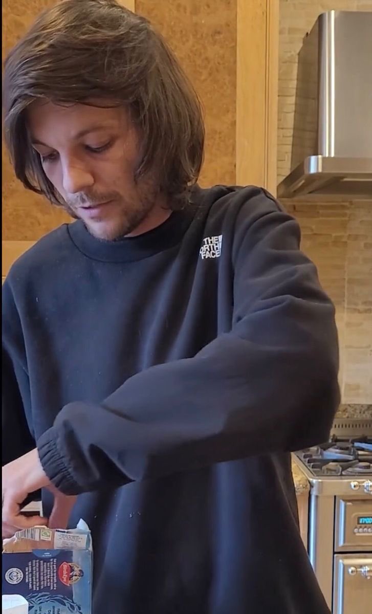 Happy HAPPY birthday to the only owner of my heart I love you forever and a little bit more. 