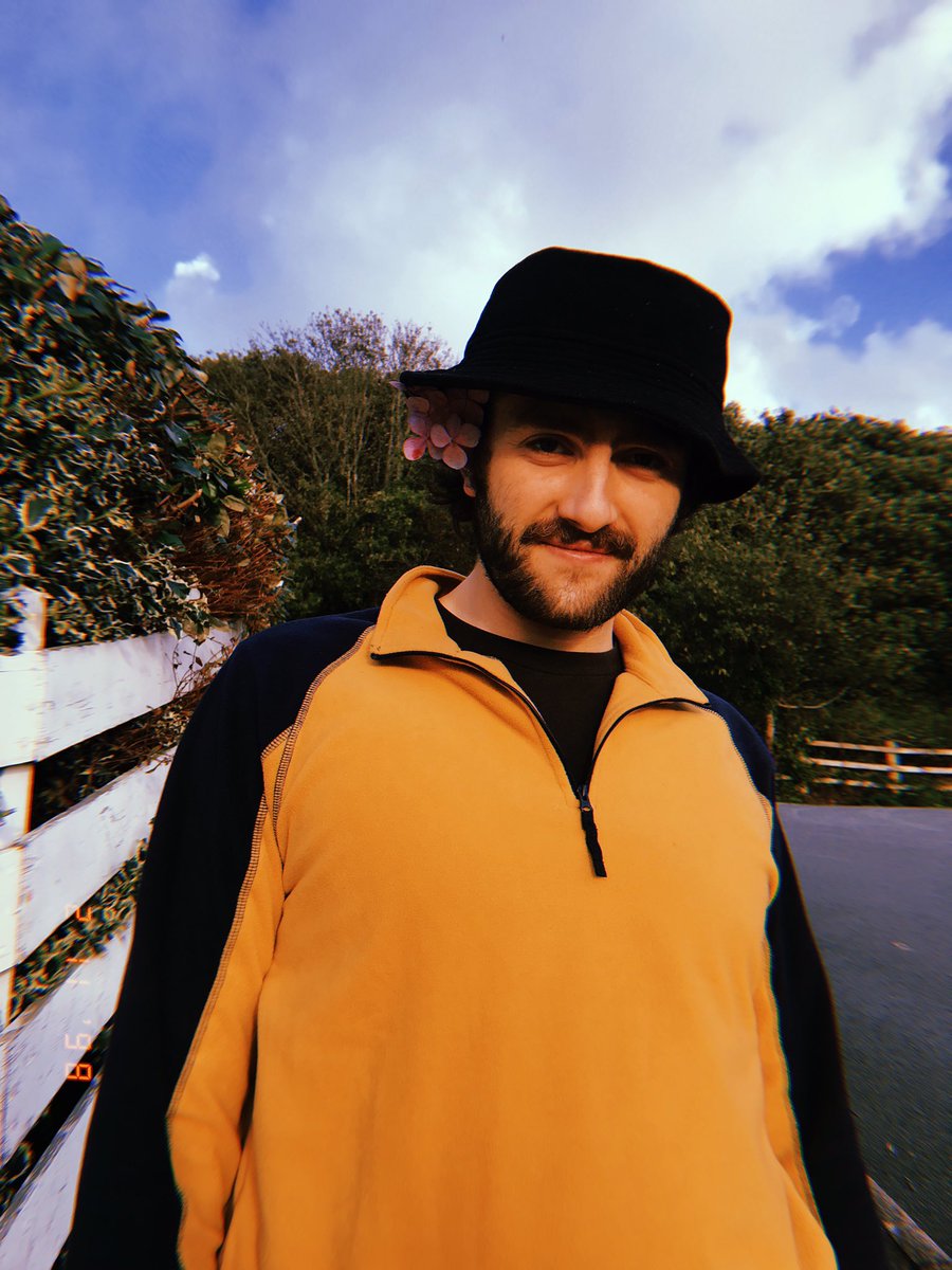 EllajenPrice's tweet photo. I would like to just take a moment to show u this handsome man and say that I miss him quite a bit >:-( https://t.co/mmqbqFcKYY