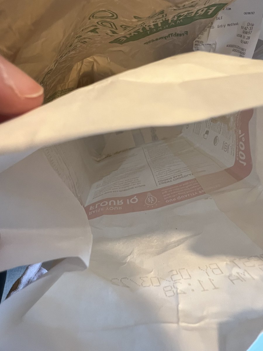 KateCahillk's tweet photo. @kingarthurflour Not a good first impression. Eggs and hatched bugs all over the flour I just purchased today. Good thing I got through 4 batches of cookies 1st. Had to toss everything. And 36 weeks preggo #notcool #ew #flourbugs #pregnantandtired https://t.co/oVQahMLS6B