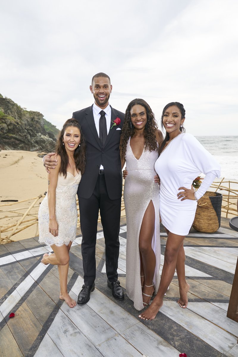 bachnation's tweet photo. All love. ❤️ #TheBachelorette https://t.co/wOXM9g8Rl5