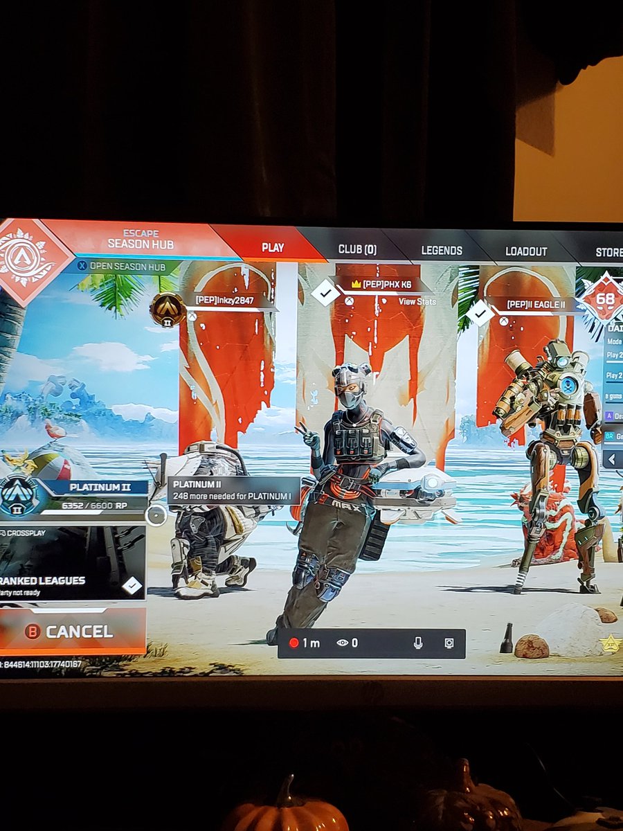 Ranked with these papegas. 
#ApexLegends #APEX #apexranked

Twitch.tv/phxk6 👑👑👑👑👑👑