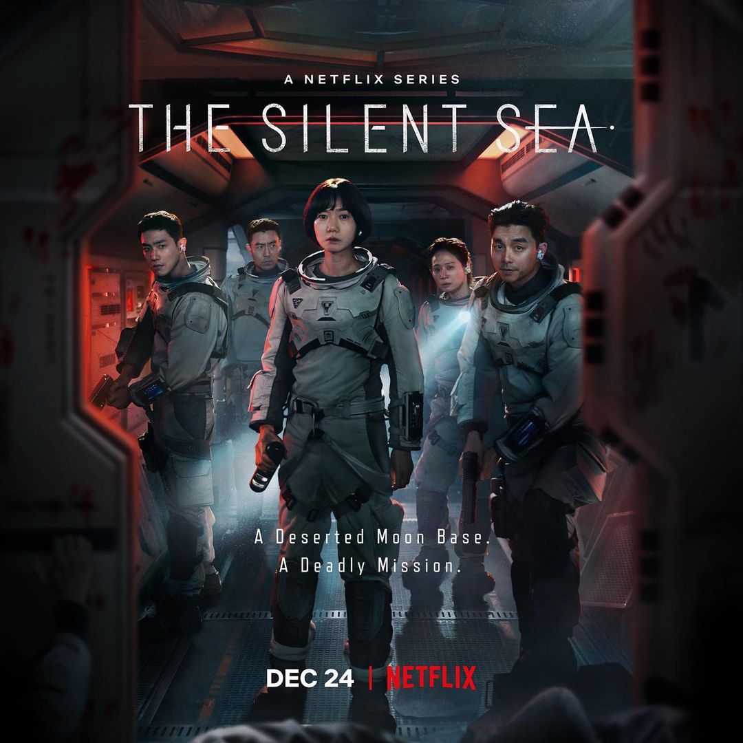 infodrakor_id's tweet photo. Siyap siyap pecinta series netflix 😊

Hari ini kita bakalan diajak pergi ke bulan (bukan naik delman atau onta) bersama series netflix  #TheSilentSea 😍 Siapa yang nungguin ini? 

Cast: #GongYoo #BaeDoona #LeeJoon #KimSunYoung #LeeMuSaeng https://t.co/tWr1StQGpZ