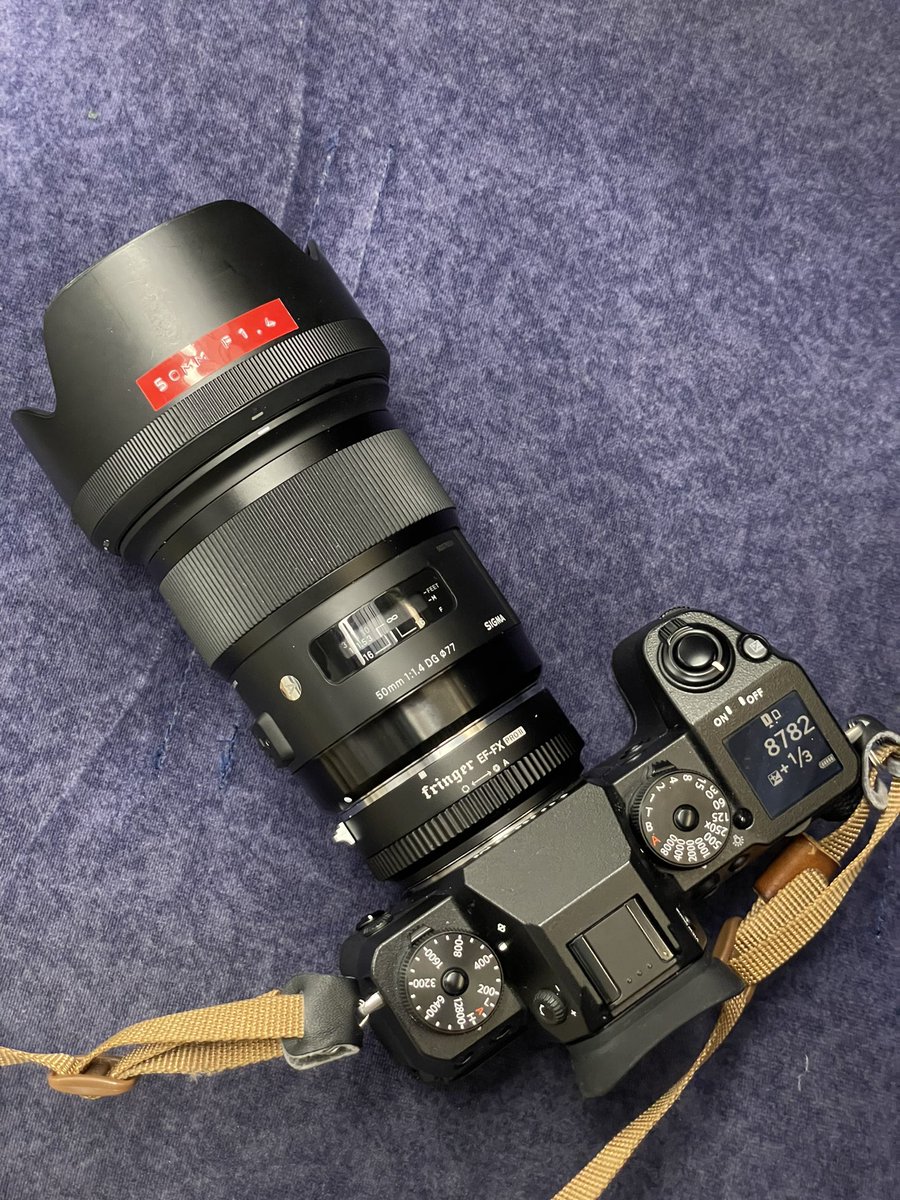 keaton_fukunaga's tweet photo. 降って湧いたいきなりの撮影の機材の組み合わせがなかなかにカオス、初っ端からこれで良いのか?!
まぁ、私らしいな。
#XH1
#fringer
#sigma50art https://t.co/OCxHtvoeF6
