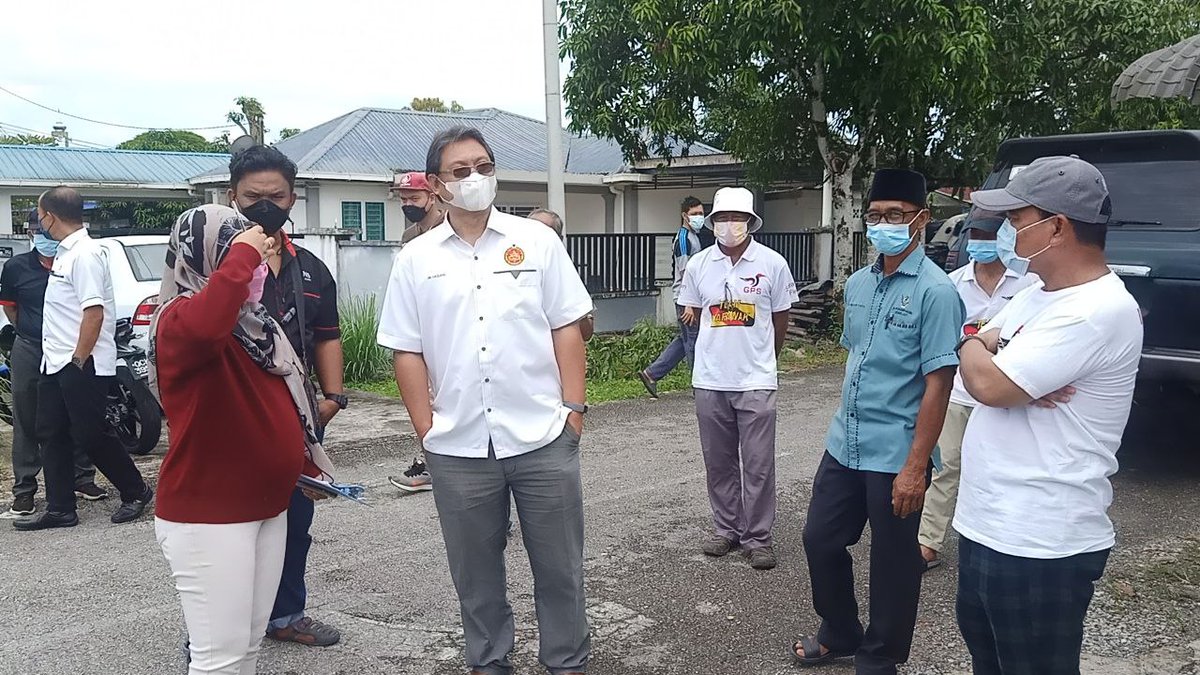 hazlandswk's tweet photo. KPG BAKO LOT:

Menyaksikan penyerahan dokumen tamat tempoh warranty projek perparitan RTP .

#GPS
#N5DEMAKLAUT
#DEMIRAKYAT
#SarawakkuSayang https://t.co/CNcj5JlXsu