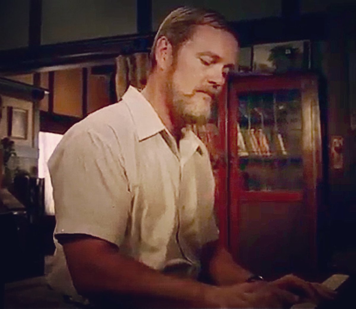 FansofCraigMac's tweet photo. Texas #BlakeArmy, get ready for an early Christmas present! “Hear the Angels Sing” is on @klrntv in San Antonio at 9:30 tonight (encore on at 01:00 on Friday morning). Happy holidays y’all! 🕵️♂️
#CraigMcLachlan https://t.co/abU02XMjwy