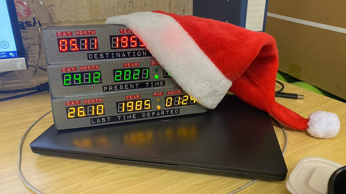 JesseBoxell's tweet photo. Photo from a happy collector
#docclock #backtothefuture #art #christmas #present #nft #phygital https://t.co/CkB5ikMUcz