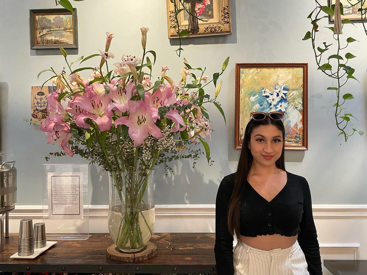 deztenie's tweet photo. thought the flowers looked pretty https://t.co/sxQBoNywk8
