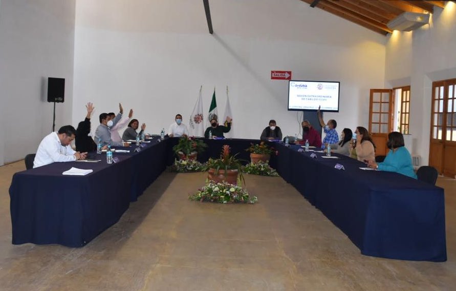 AytoCbaVer's tweet photo. El Cabildo del @AytoCbaVer aprobó el cierre del ejercicio 2021 correspondiente al Fondo de Aportaciones para la Infraestructura Social Municipal.

En él, se desglosa la conclusión de 23 obras en las que la administración aplicó recursos públicos por 95 millones 882 mil 711 pesos. https://t.co/evHuR1ilal