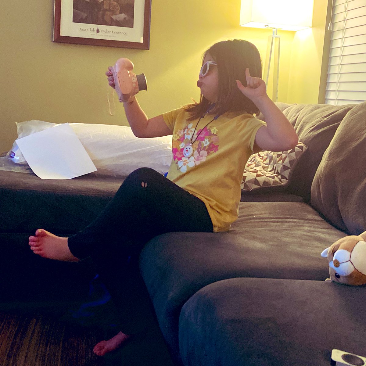 a2nurse99's tweet image. a tale of 6 year old (almost 7) twins. one taking selfies. the other creating her next masterpiece. #blitzlets