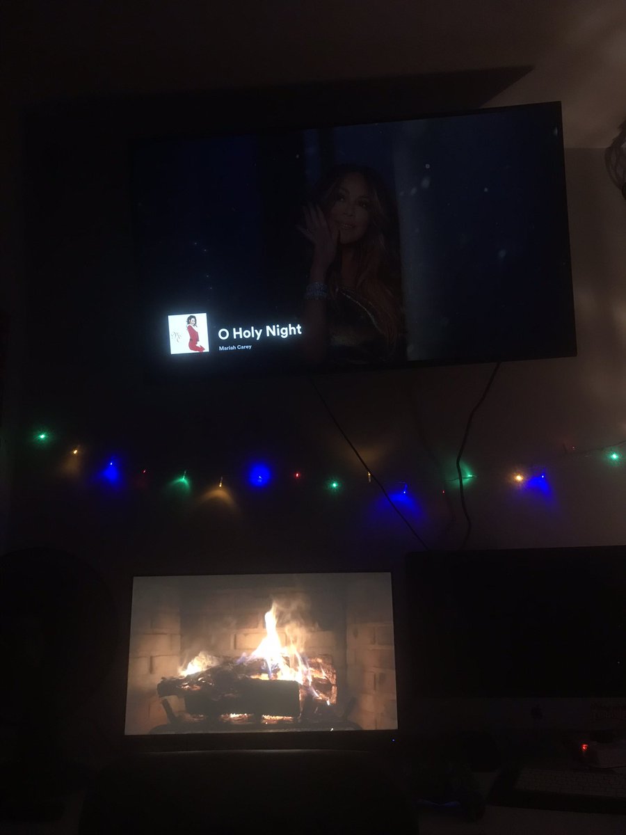 diamondsforluke's tweet photo. Happy almost Christmas 🎅 🌲 https://t.co/w7t8DVQoUR