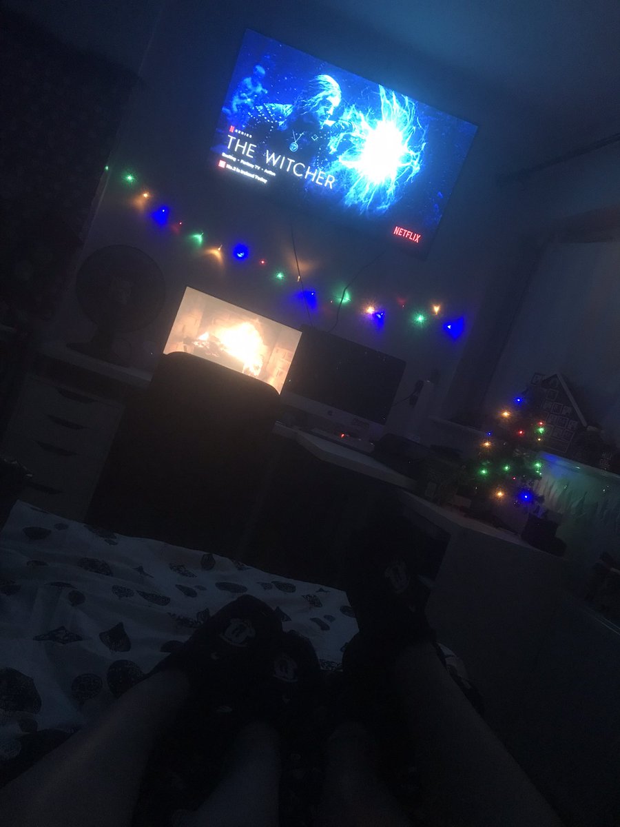 diamondsforluke's tweet photo. Happy almost Christmas 🎅 🌲 https://t.co/w7t8DVQoUR
