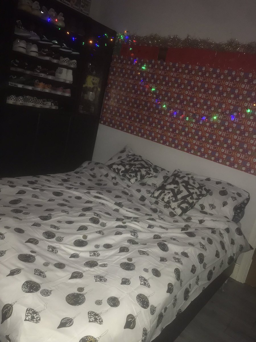 diamondsforluke's tweet photo. Happy almost Christmas 🎅 🌲 https://t.co/w7t8DVQoUR